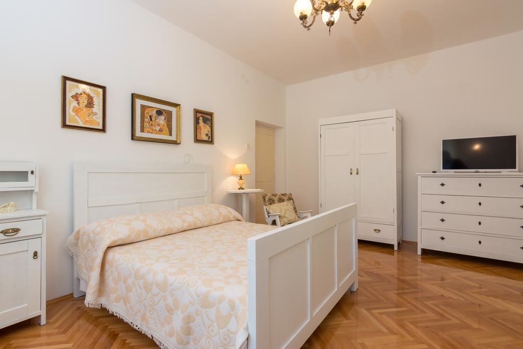Apartments Coce โตรกีร์ ภายนอก รูปภาพ