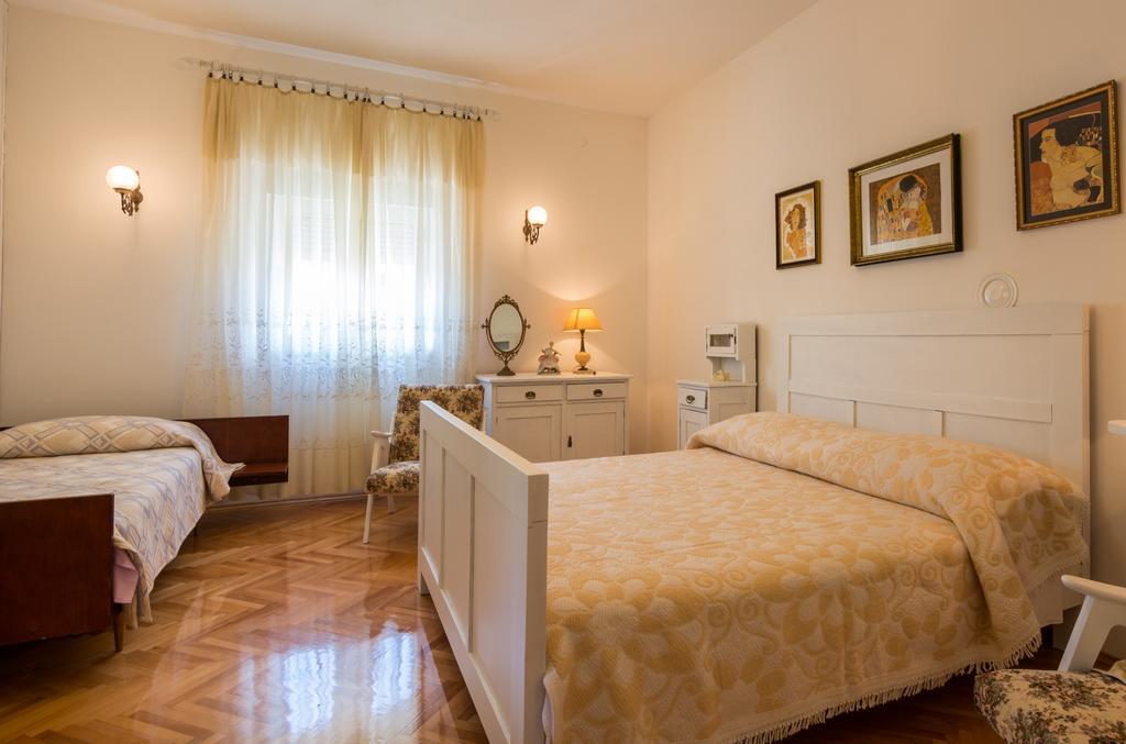 Apartments Coce โตรกีร์ ภายนอก รูปภาพ