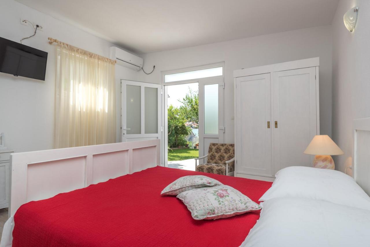 Apartments Coce โตรกีร์ ภายนอก รูปภาพ